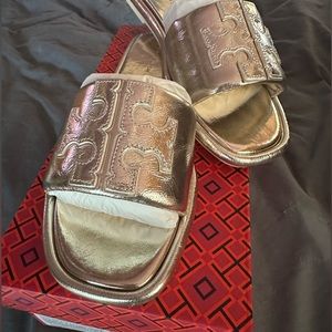 Tory Burch double T gold crinkled slide. Brand new in box